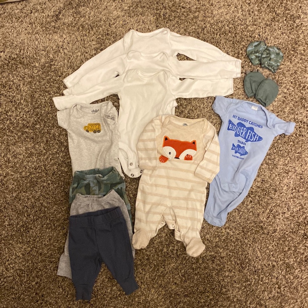 Bundle of Baby boy newborn clothes 11 pieces total